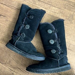 Bailey button classic uggs, good condition